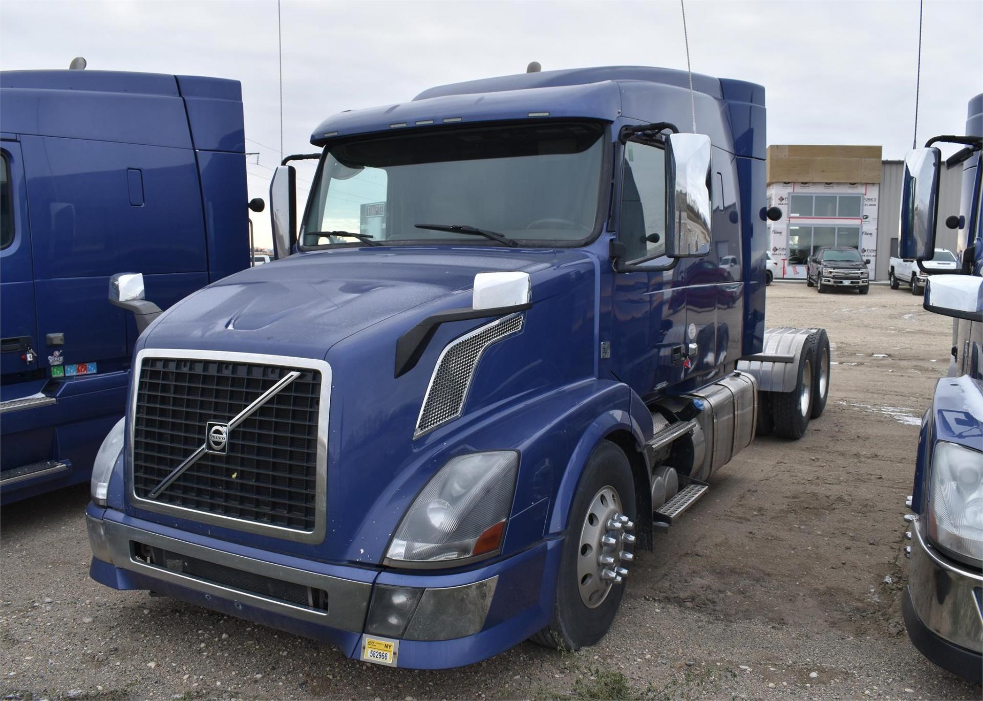 2015 VOLVO VNL64T630 for sale Sold at BP Motors in Morden MB R6M 1Y9 1